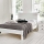Białe łóżka w stylu skandynawskim i angielskim